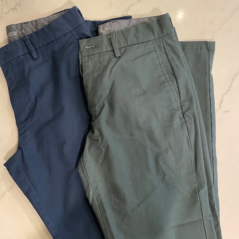 2 pair mens pants 29x32 navy and forest green
